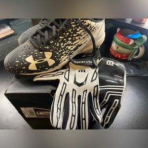 Women’s Under Armour Soft Ball cleats